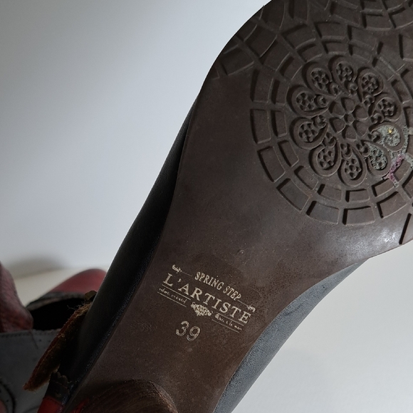 L'ATISTE Black and Red Heels - Picture 5 of 5